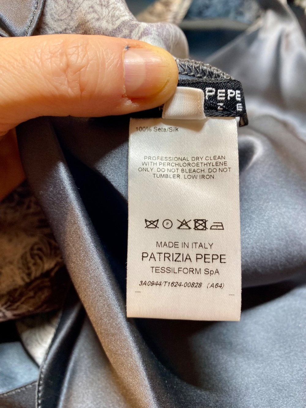 VTG Patrizia Pepe 100% Silk Tuxedo Halter Wrap Dress • Y2K Archival Silk Satin 4 - Picture 6 of 14